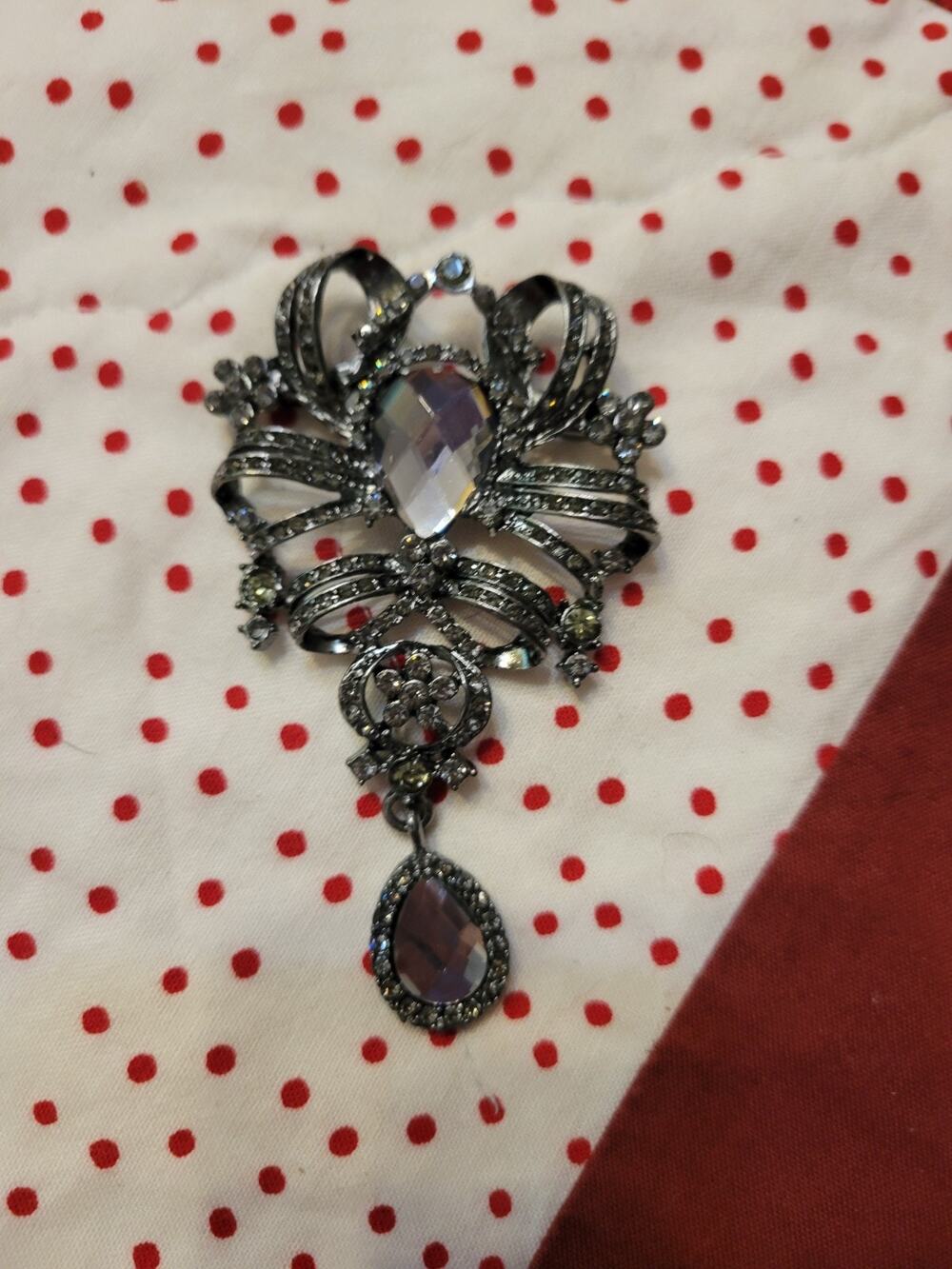 Vintage Style Smoky Gray Crystal Brooch Pin Victoria Gothic Statement Pendant